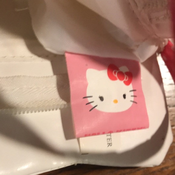 Sanrio Hello Kitty purse: satin pink with white polka dot strap and bow - Picture 3 of 5
